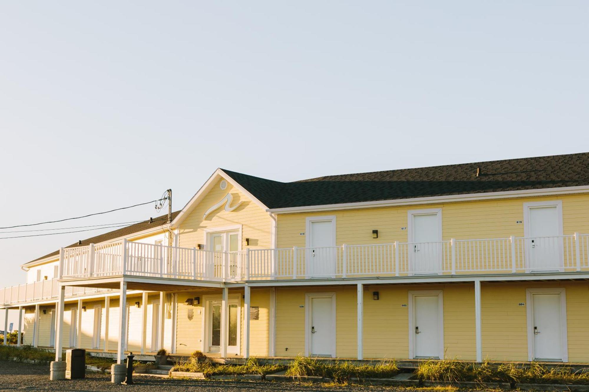 Pavillon Sur Mer Par Riotel Matane Luaran gambar